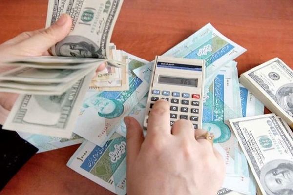 آغاز فروش ارز به زائران حج تمتع امسال