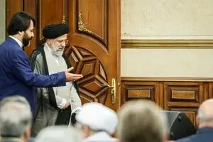 استقلال و آزادی: آواز انقلاب اسلامی