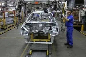 جبران ضعف‌ خودروسازان توسط نظامی‌ها