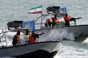 توقیف یک کشتی ‌خارجی حامل قاچاق بنزین توسط سپاه+ واکنش انگلیس