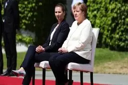 لرزش‌های دست مرکل مسئله شخصی است