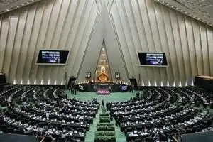 تکلیف مجلس به دولت برای بازنگری طرح‌های پالایشگاهی