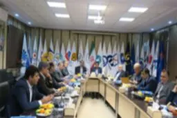 حضور چهره‌های سیاسی و نمایندگان سابق مجلس در انتخابات سندیکای بیمه‌گران!
