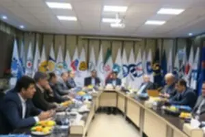 حضور چهره‌های سیاسی و نمایندگان سابق مجلس در انتخابات سندیکای بیمه‌گران!