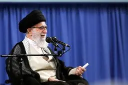 سر سفره‌ی اصحاب ثروت و قدرت تا میتوانیم حاضر نشویم