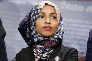 از تلاشهایم برای مقابله با ترامپ دست نخواهم کشید