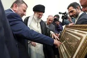 رهبرانقلاب: حماس قلب حرکت فلسطین؛ فلسطین قلب حرکت جهان اسلام