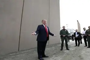 پرداخت  ۲.۵ میلیارد دلار از هزینه ساخت دیوار مرزی با مکزیک توسط پنتاگون