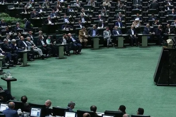 مجلس؛ مومی در دستان دولت