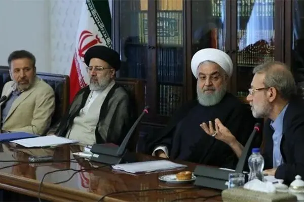 ارز ۴۲۰۰ را به‌جای واردکنندگان به مصرف کننده نهایی بدهید؛ ادامه‌ی این وضع و حیف‌ومیل شدن بیت المال مسلمین پیش از این جایز نمی‌باشد.
