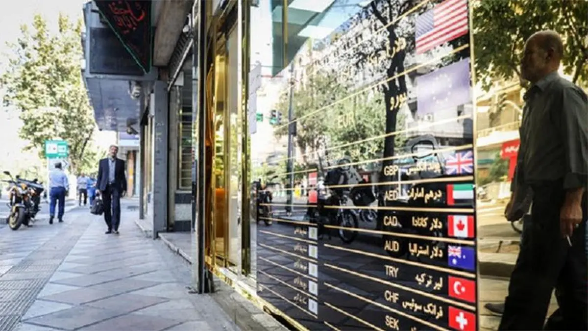 بانک مرکزی تلاش کند مشکل فروش اسکناس صادرکنندگان را حل کند