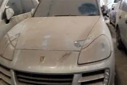 خودروهای لوکس قاچاق در انبار خاک می‌خورند