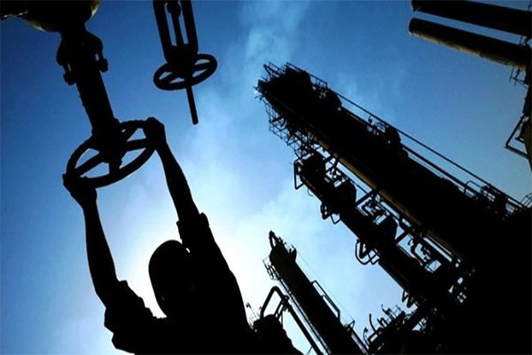 قیمت نفت عربستان را به چالش کشاند