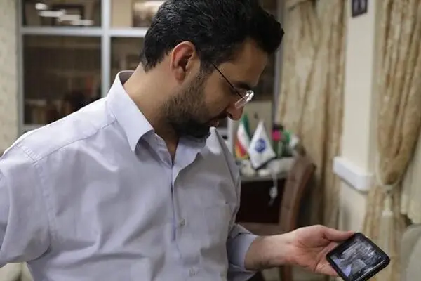 وزیر شوعاف؛ تأملی در نسبت پست‌های خودمانی وزیر ارتباطات و خودمان