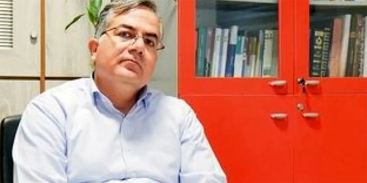 آقای روحانی اختیارات لازم برای حل مشکلات اقتصادی را دارند