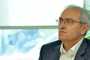 ثبات قیمت دلار باید طولانی باشد تا تاثیر خود را بر اقتصاد کشور بگذارد