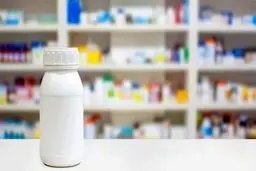 دردسرهای بازار دارو در ناصرخسرو