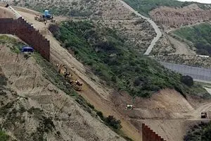 پنتاگون ۳.۶ میلیارد دلار به احداث دیوار در مرز مکزیک اختصاص داد