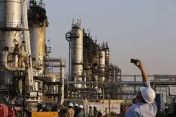 نخستین تصاویر از تاسیسات آسیب دیده شرکت نفتی آرامکو عربستان