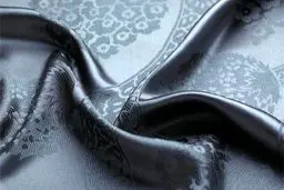 فروش چادر مشکی وارداتی با کم فروشی انجام می‌شود