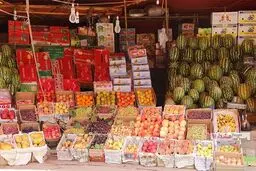 قیمت میوه کاهش می‌یابد