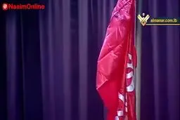 رجز خوانی جانباز حزب‌الله در هنگام اهتزار پرچم گنبد حضرت عباس