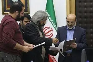 در خدمت و خیانت «نقد» و «انتقاد»