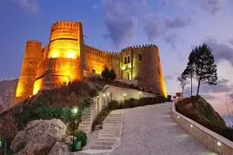 قلعه‌فلک الافلاک در محاصره آتش