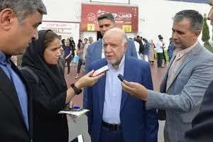 بازدید وزیر نفت از کارخانه‌‌های نوآوری «آبان» و «آزادی»