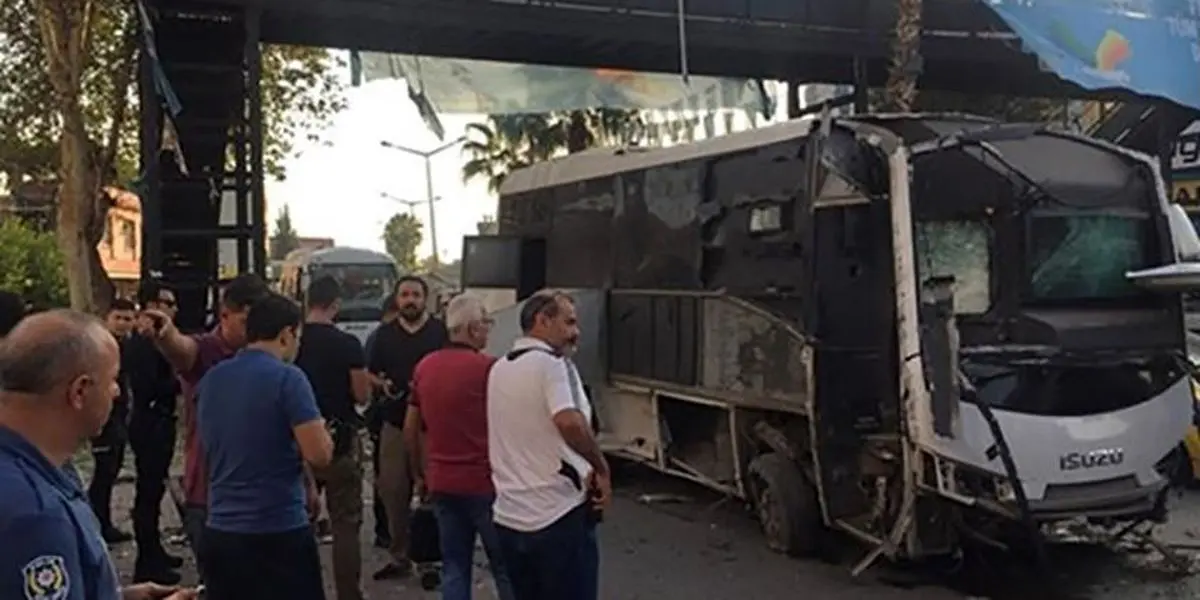 انفجار درمسیر اتوبوس پلیس در ترکیه