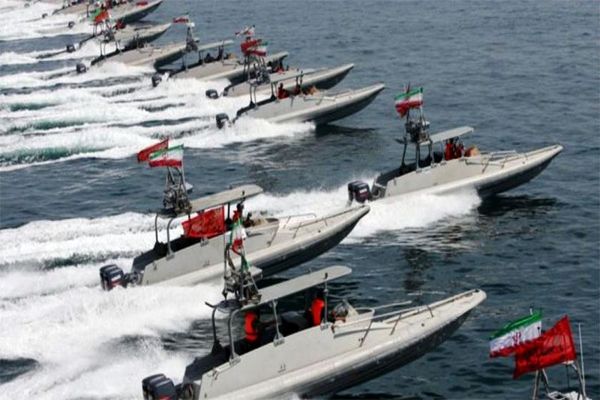 شکست ناوگان دریایی آمریکا از قایق‌های نوین ایرانی به روایت شبکه CNN