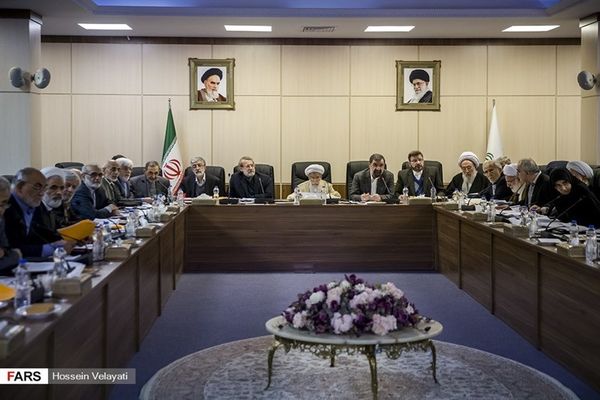 غیبت ۱۴ عضو مجمع تشخیص مصلحت در جلسه امروز + اسامی و عکس