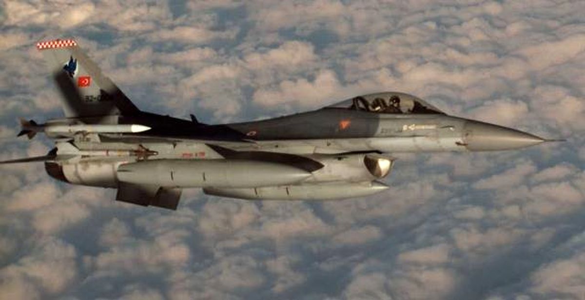 پرواز هواپیماهای شناسایی ترکیه بر فراز مناطق تحت کنترل کردها در شرق سوریه