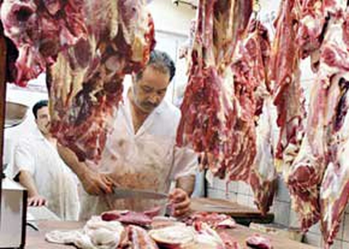 واردات گوشت قرمز به روال عادی بازگشت/ رفع ممنوعیت صادرات دام زنده تنها راهکار تنظیم بازار داخل