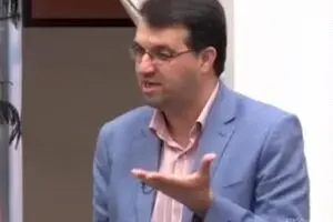 به رئیس مجلس انتقاد کنید، انگار به خدا انتقاد کرده‌اید!