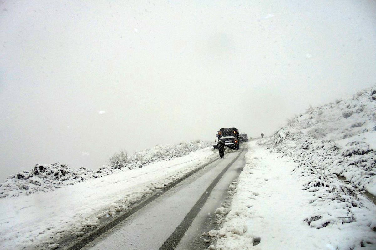 برف و کولاک ده ها راه ارتباطی را در شمال الجزایر مسدود کرد