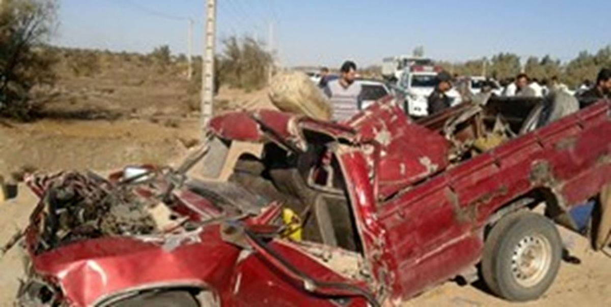 مصدومیت ۶ مسافر به دلیل واژگونی تریلی در مشهد