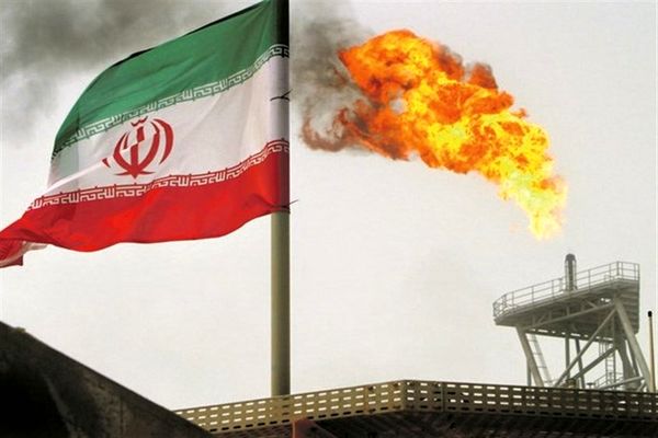 آمریکا معافیت خریداران بزرگ نفت ایران را از تحریم‌ها تمدید می‌کند
