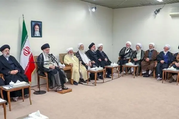 رهبر انقلاب: نباید با برچسبهای «تند» و «افراطی» نیروهای وفادار به انقلاب را از صحنه خارج کرد