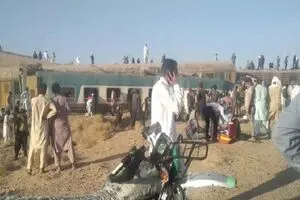 باز کردن پیچ ریل در محدوده ۲۰ متر دلیل احتمالی حادثه قطار زاهدان