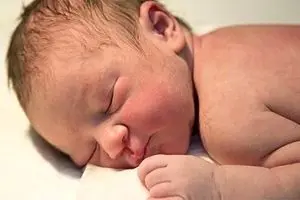 بررسی روند پنج ساله ولادت در کشور