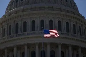 اقتصاد آمریکا در آستانه رکود قرار دارد