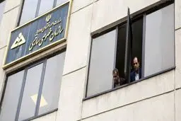 مخالفت بانک مرکزی با واگذاری شرکت ملی انفورماتیک ملاک نیست