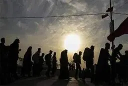 سیل عشاق در مسیر کربلا