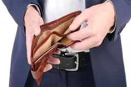 آقایان بخوانند/ چگونه با همسر ولخرج خود برخورد کنیم؟