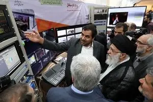 بازدید رهبر انقلاب از نمایشگاه شرکت‌های دانش‌بنیان و فناوری‌های برتر