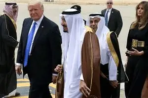 وبگاه عربی: ترامپ با کابوس ایران در حال باج‌گیری از سعودی‌هاست