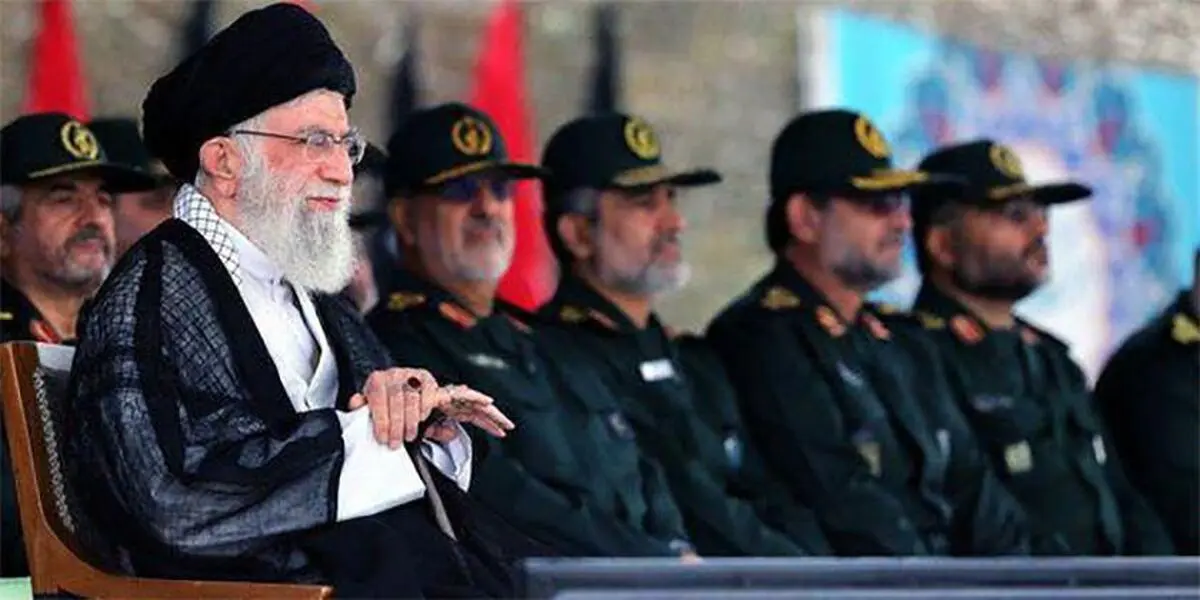 گزارشی تصویری: حضور فرمانده کل قوا در دانشگاه امام حسین(ع)