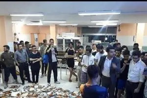 تصاویر: اعتصاب دانشجویان دانشگاه علم و صنعت در اعتراض به مسمومیت ۱۵۰ نفر از دانشجویان