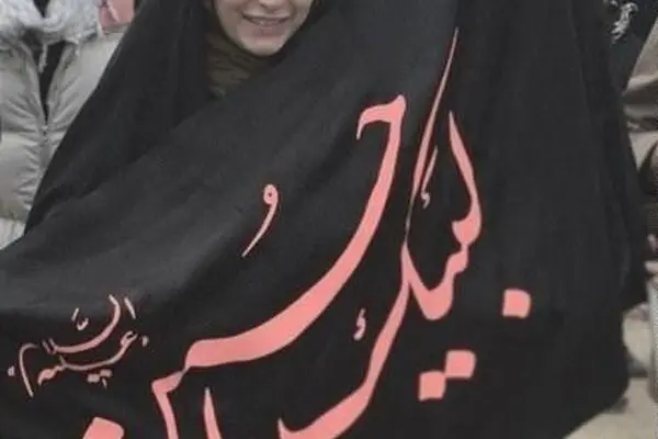 فیلم: پاسخ فریبا نادری به اتهام ریاکاری در سفرش با چادر به کربلا